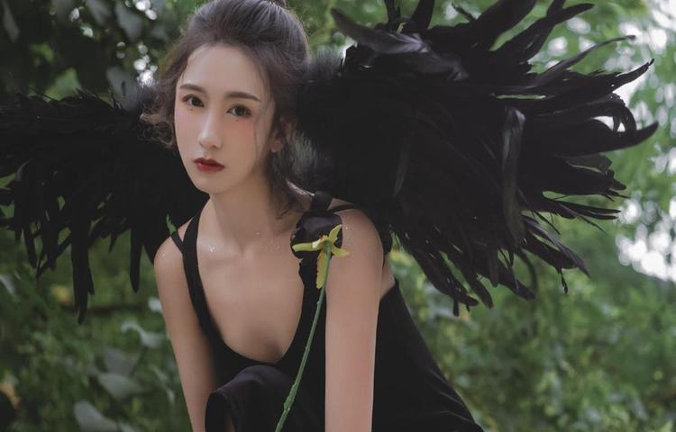 白丝校花文化表达